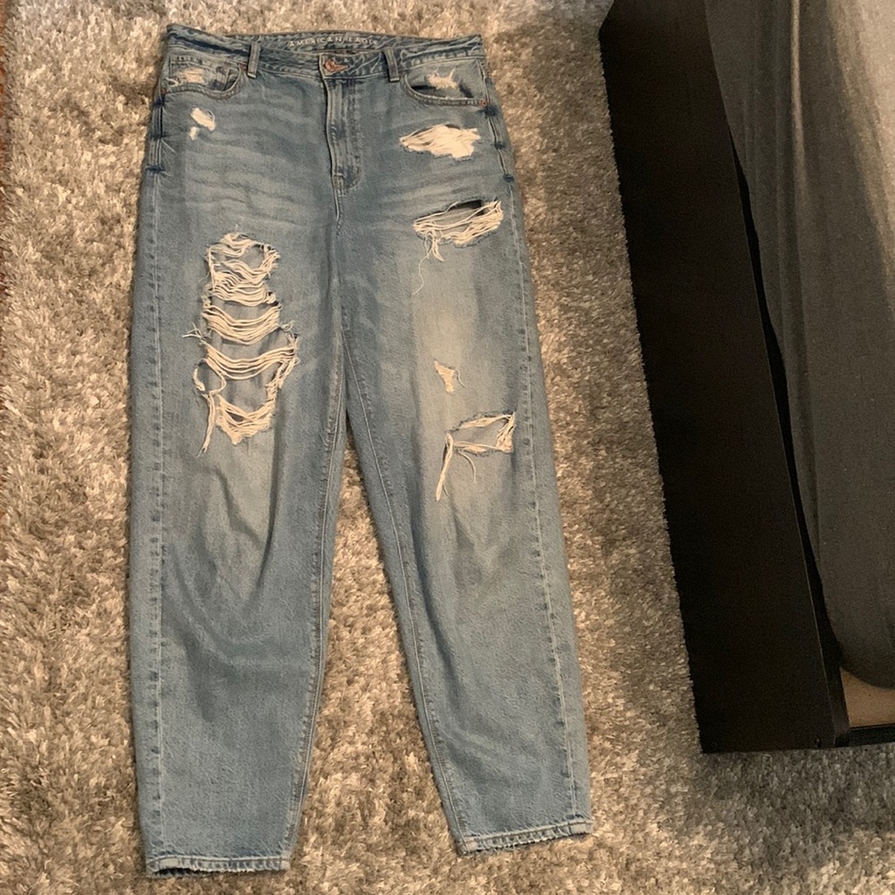 High-waist, Relaxed Fit Mom Jeans